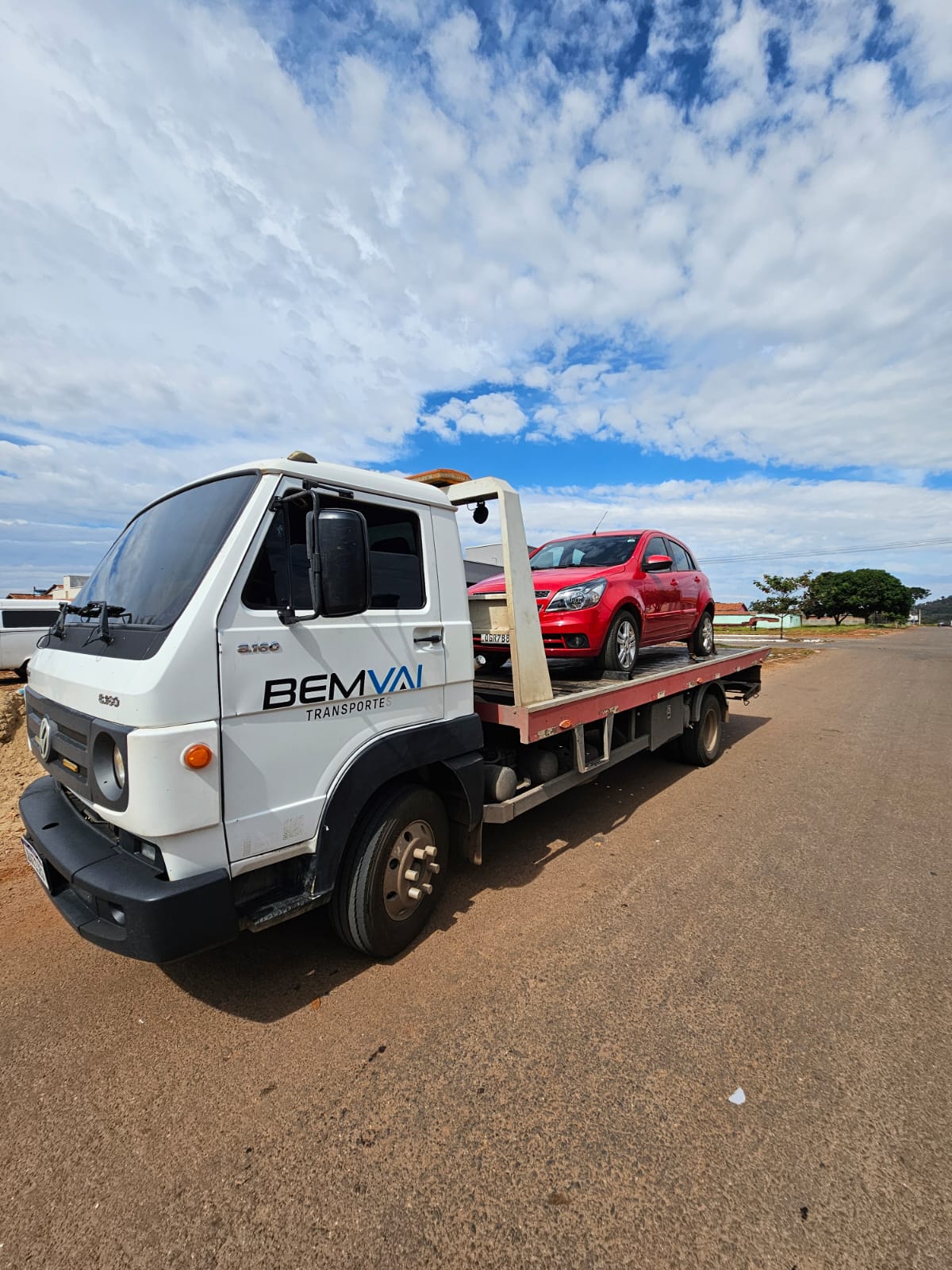 Guincho BemVai removendo carro de passeio