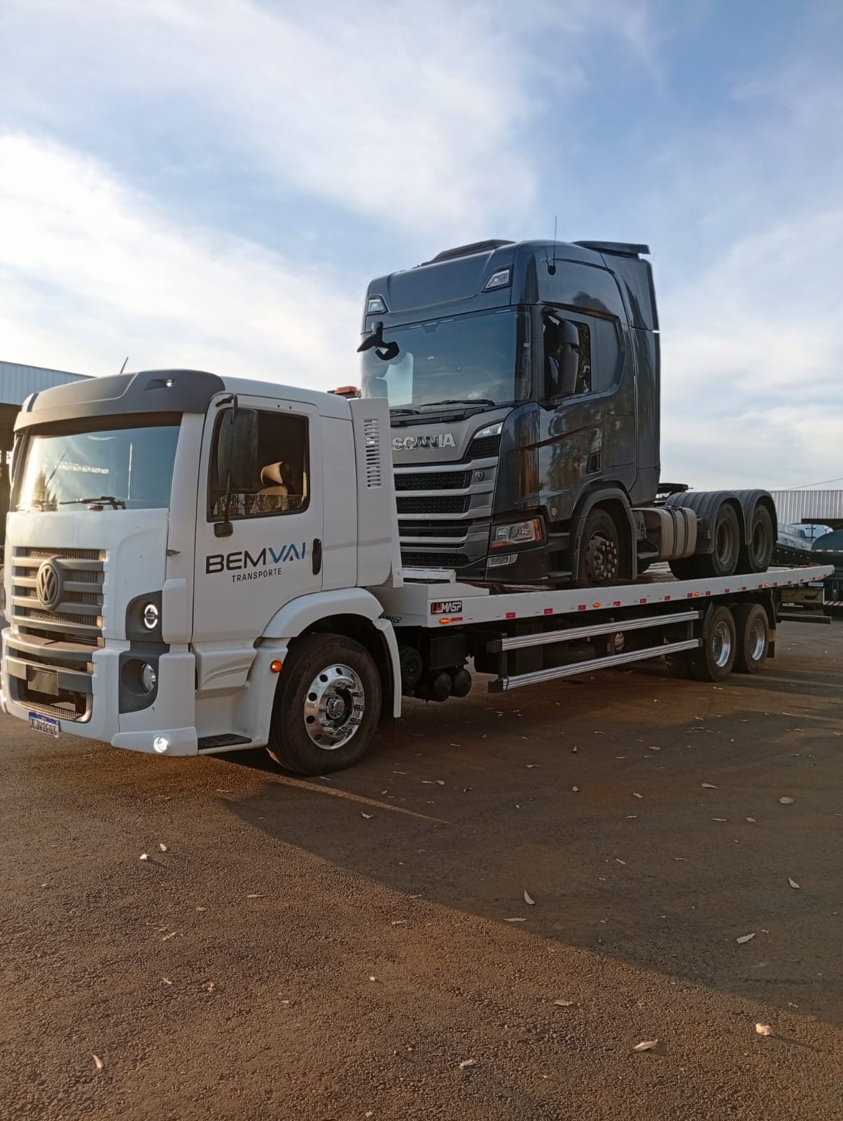 Guincho BemVai removendo cavalo mecânico Scania